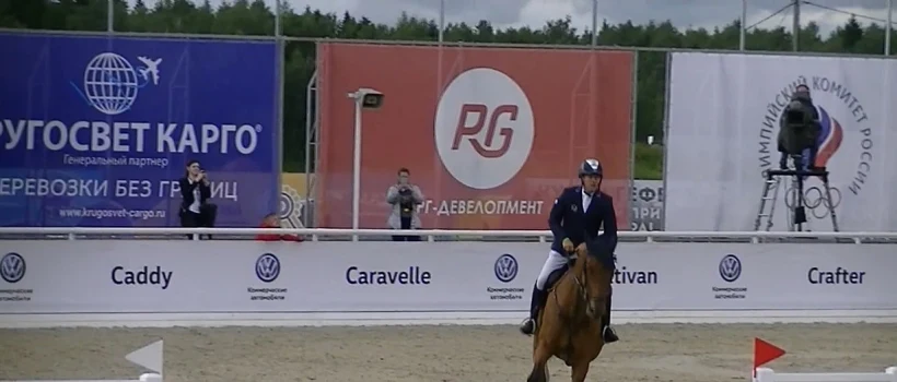 Whנבחרת ישראל בקפיצות ראווה על סוסים