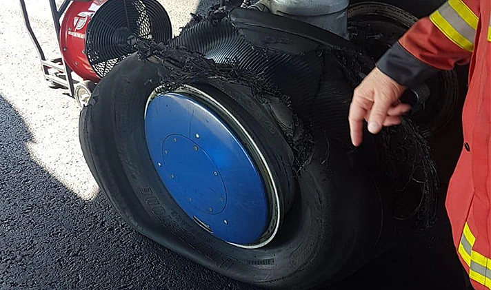 הצמיג הקרוע במטוס שהמריא מגרמניה ונחת בישראל בהצלחה