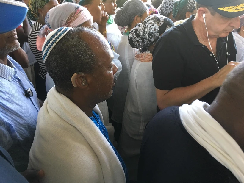 מאות אנשים בהלווייתו של סלמון טקה