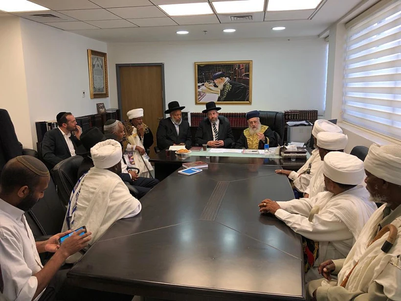 רבנים הראשים וראשי העדה האתיופית מסכמים על סיום המחאה האלימה