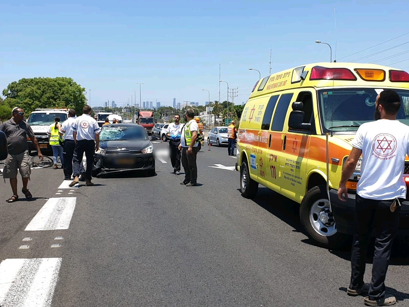זירת האירוע בה נהרג רוכב האופניים, סמוך לחולון