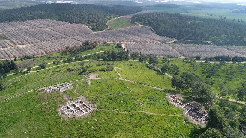 צילום אווירי של האתר, מימי דוד המלך שחשף ליד קרית גת