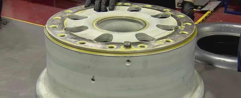 הגלגל התקול של המטוס ללא הצמיג