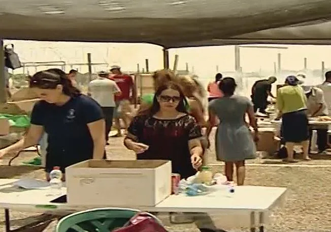 נקודת ריענון לחיילים ב''צוק איתן''