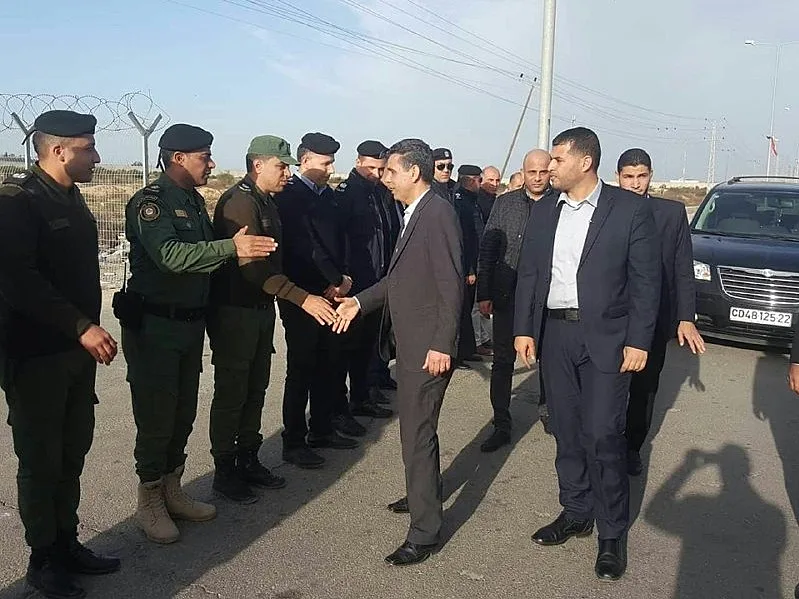 המשלחת הביטחונית המצרית בכניסה לרצועת עזה