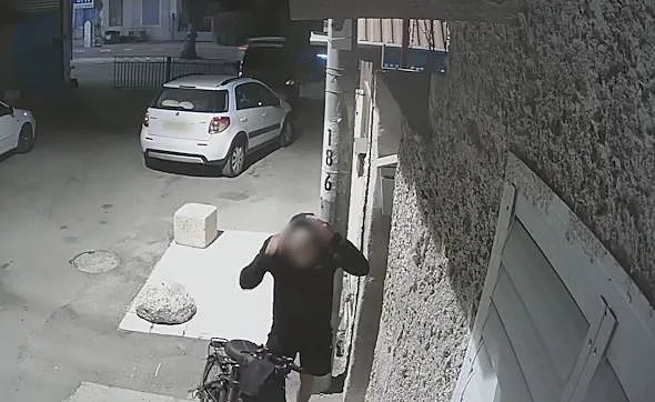 תיעוד של הנאשם ברצח אינתיסאר אל-עיסאווי