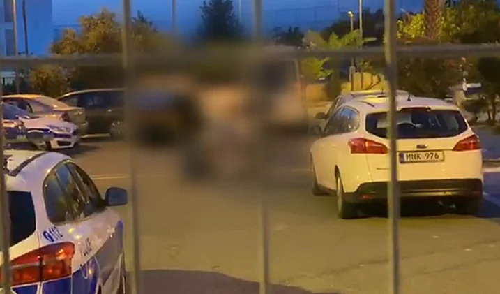 החשודים באונס הקבוצתי מובאים לתחנה המשטרה