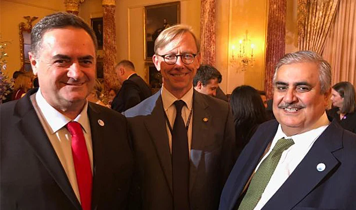 ישראל כץ עם שר החוץ הבחרייני השייח' חאלד בן אחמד ובריאן הוק