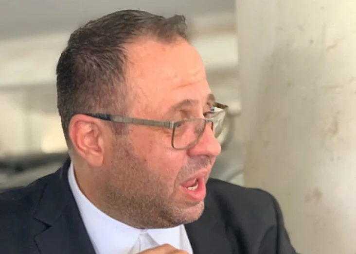 פרקליטה של התיירת הבריטית, אנדראס פיטאג׳יס