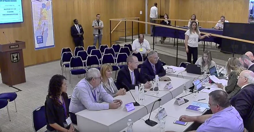 מפלגת ישראל ביתנו מגישה את רשימתה לכנסת