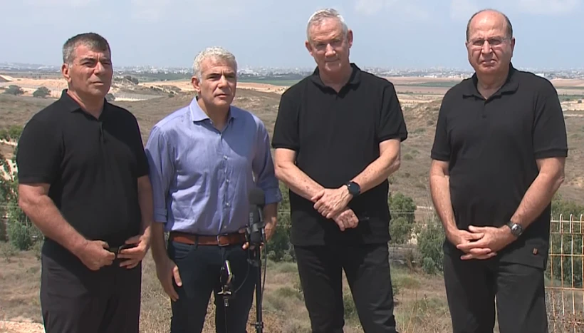 משה (בוגי) יעלון, בני גנץ, יאיר לפיד וגבי אשכנזי