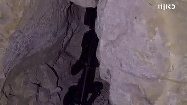 הנשק שהשתילו שוטרים בביתו של תושב מזרח ירושלים