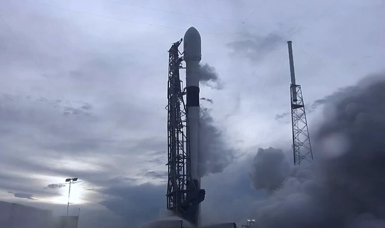 רגע שיגור הלוויין עמוס 17