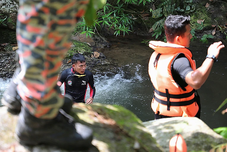 חיפושים אחר הנעדרת הבריטית במזליה