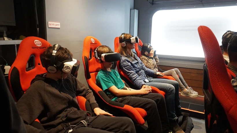 בורחים מהשמש לנסיעה ביפו אקספרס