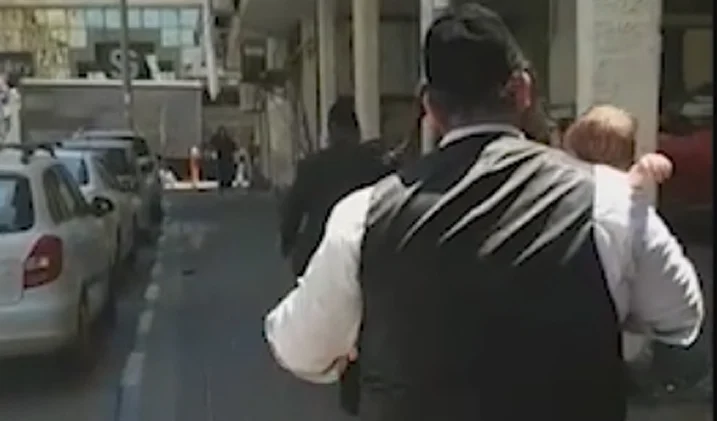 התינוקת שחולצה מרכב בבני ברק