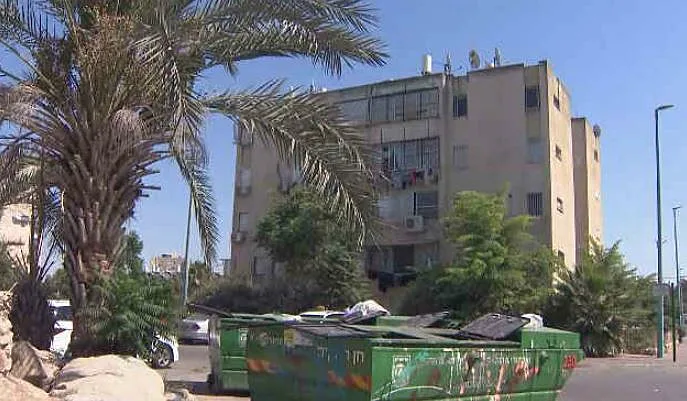 בית המשפחה החשודה בהתעללות בילדה בלוד