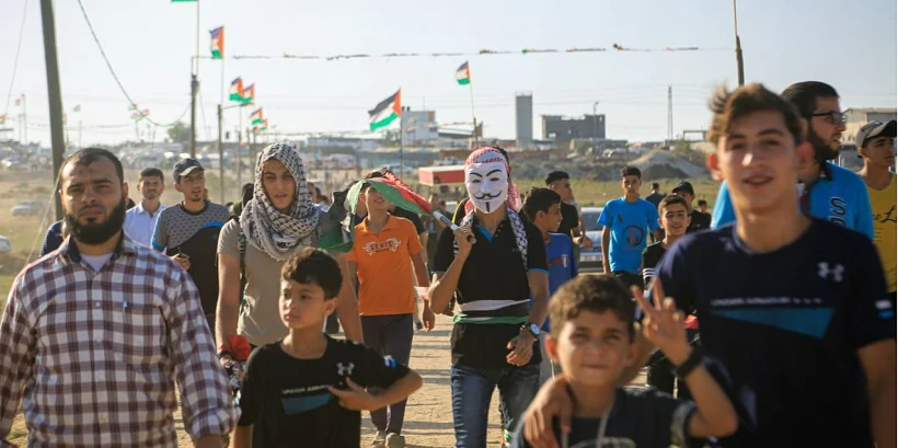 מפגינים פלסטינים בסמוך לגבול רצועת עזה