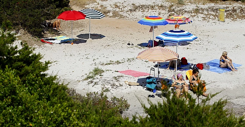 חוף ים באי סרדיניה