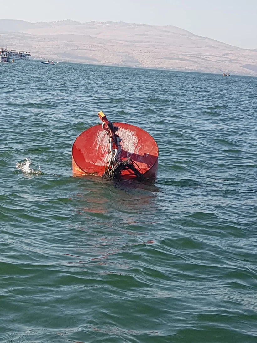 המצוף שממנו נפגעו הצעירות