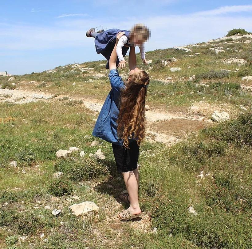 רינה שנרב בת ה-17, שנרצחה בפיגוע בסמוך לדולב