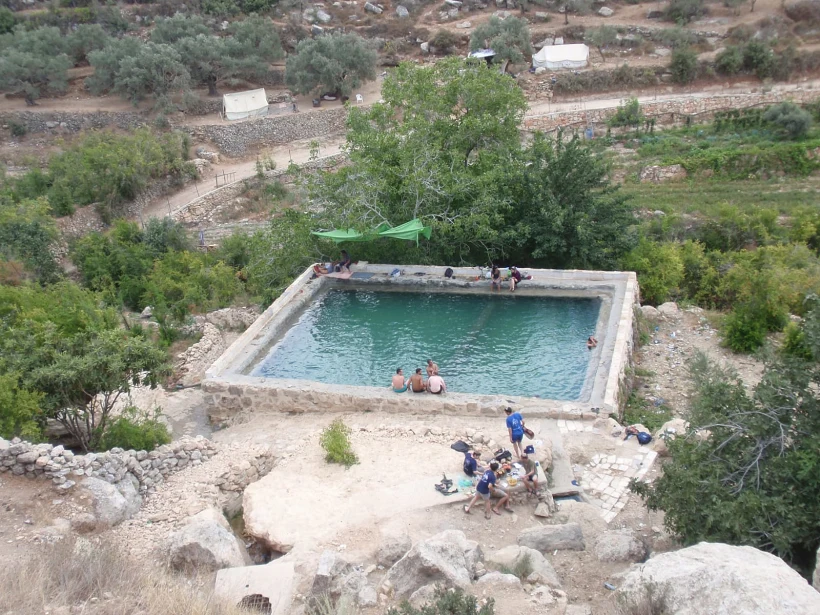 עין בובין הסמוך להתנחלות דולב