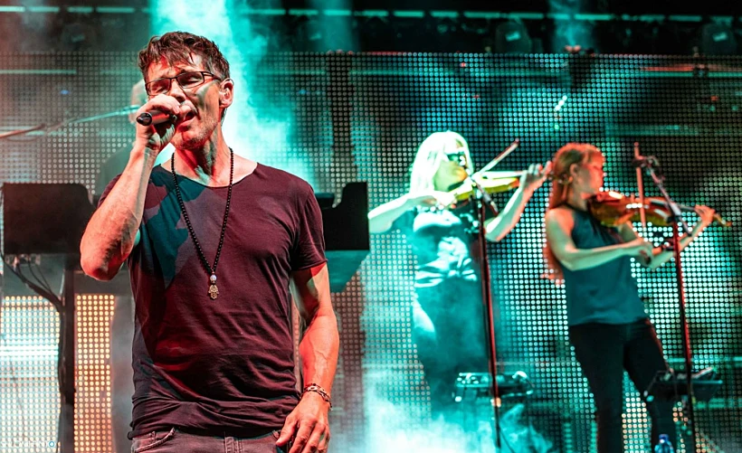 מורטן הארקט הסולן מפגין קול ערב וגנים משובחים במיוחד ( שלומי פינטו)