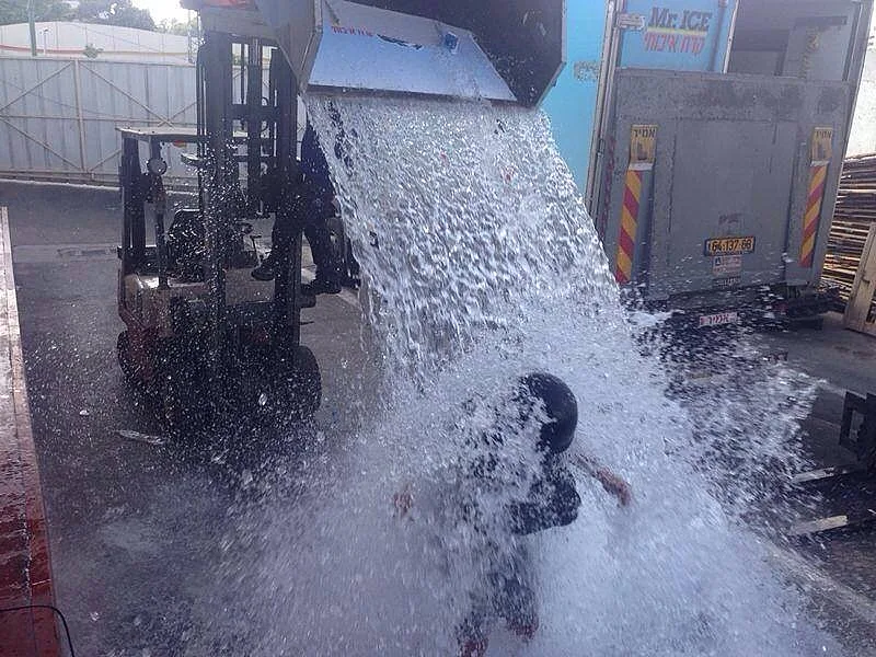 גיגיא לרר, מנחה תכנית צינור לילה משתתף באתגר דלי הקרח