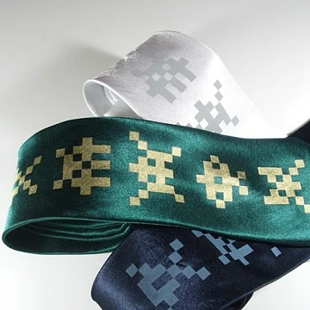 עניבת space invaders