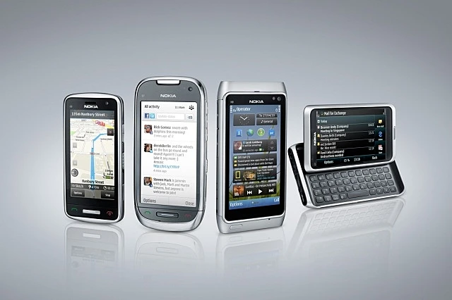 קשת המכשירים של טלפוני נוקיה עם מערכת ההפעלה סימביאן^3