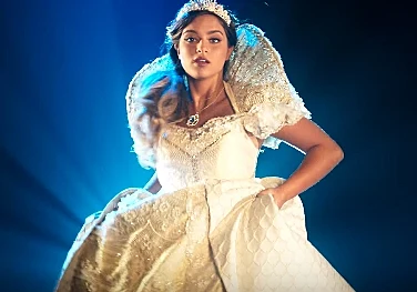 נועה קירל במחזמר שלושת המוסקטרים