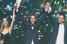 אסי עזר ורותם סלע עם אמרי זיו