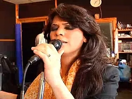 זמרת הלאדינו יסמין לוי