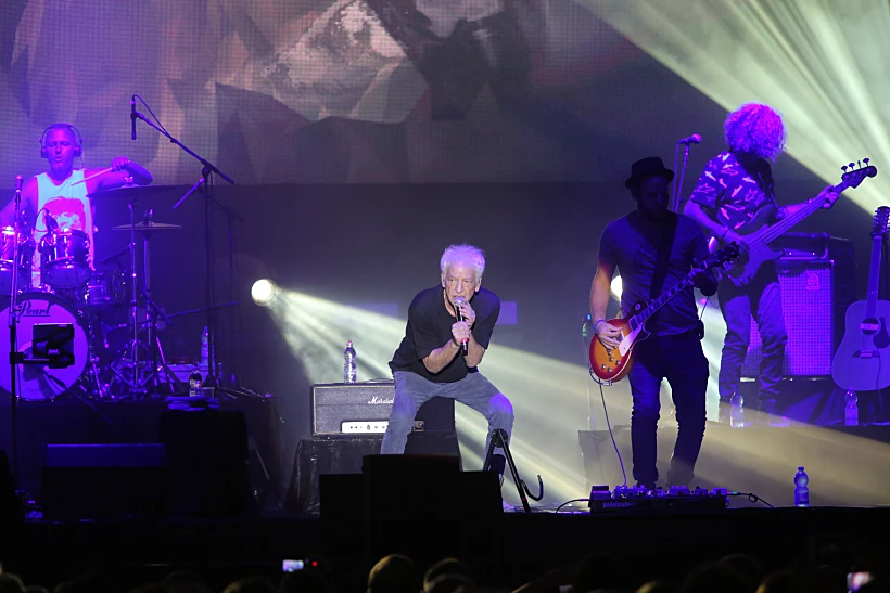 שלום חנוך בהופעת האיחוד של תמוז 2016