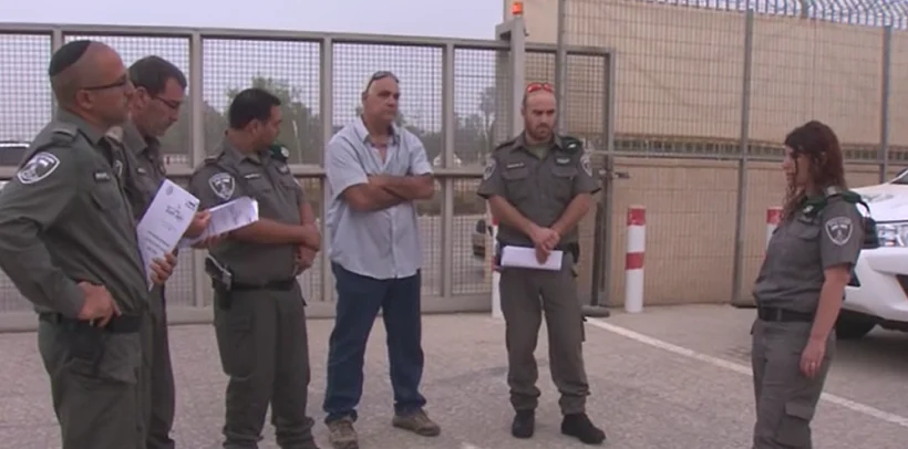 פקד שפרה בוכריס בעבודה