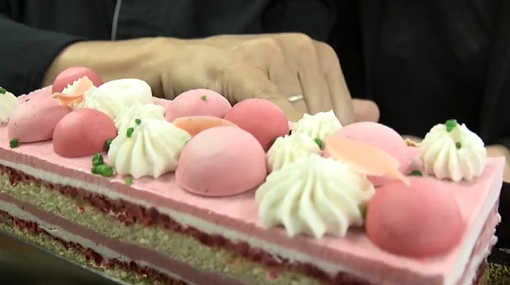 עוגה משוקולד ורוד