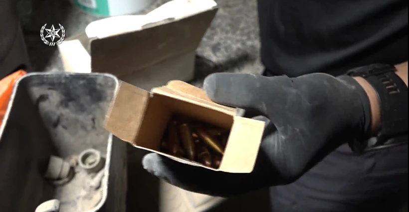 נשק שנמצא במהלך הפשיטה