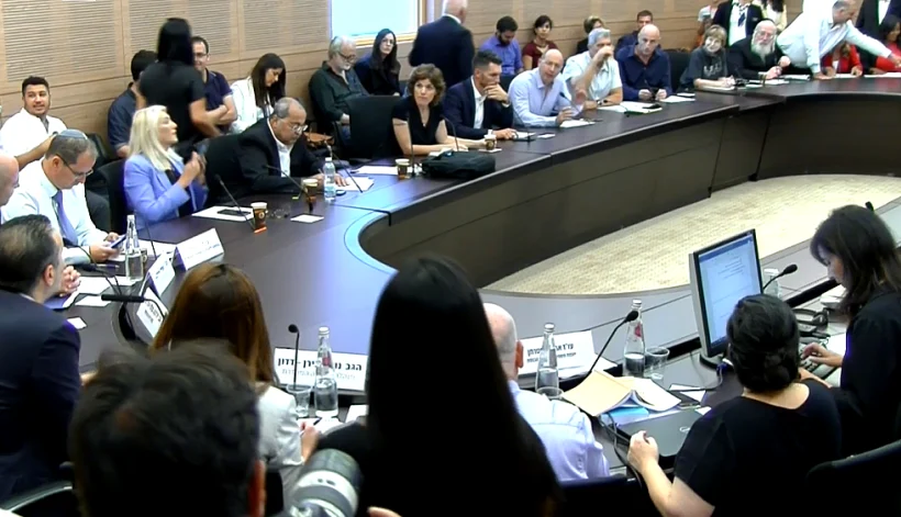 דיון בוועדה המסדרת