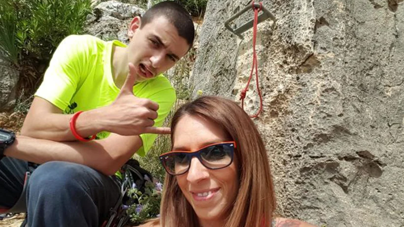 סוף אדלר, בן 22 נהרג במהלך טיפוס על מצוק רודיאר שבספרד