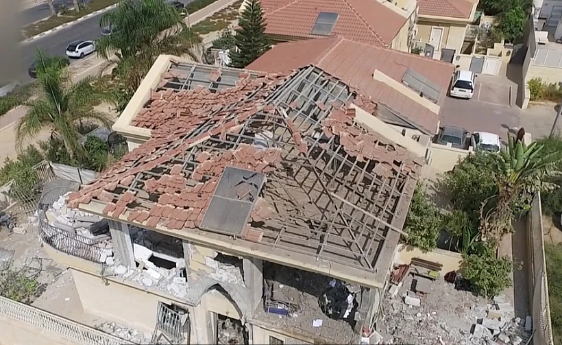 בית משפחת תמנו בבאר שבע, שנפגע מרקטה ששוגרה מרצועת עזה