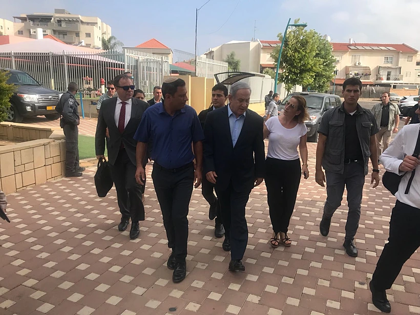 נתניהו בביקור בשדרות עם ראש העיר