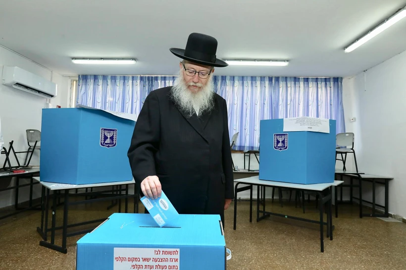 סגן שר הבריאות ליצמן מצביע