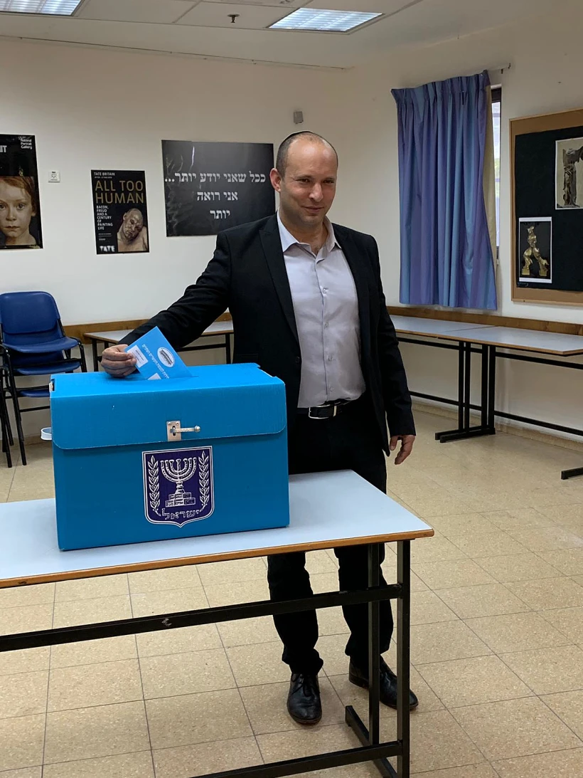 מבכירי ימינה, בנט, מצביע בקלפי