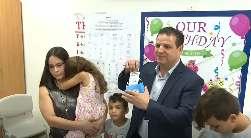 איימן עודה מממש את זכות הבחירה