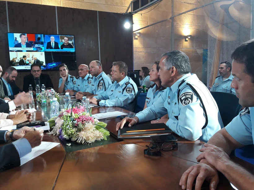 מ''מ המפכ''ל ניצב מוטי כהן בביקורו בוועדת הבחירות המרכזית לכנסת