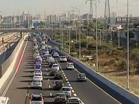 פקק בנתיבי אילון