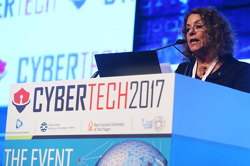 רבקה כרמי - צילום גלעד קוולרציק