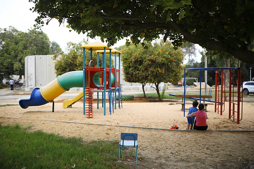 גן שעשועים ממוגן בקיבוץ נחל עוז