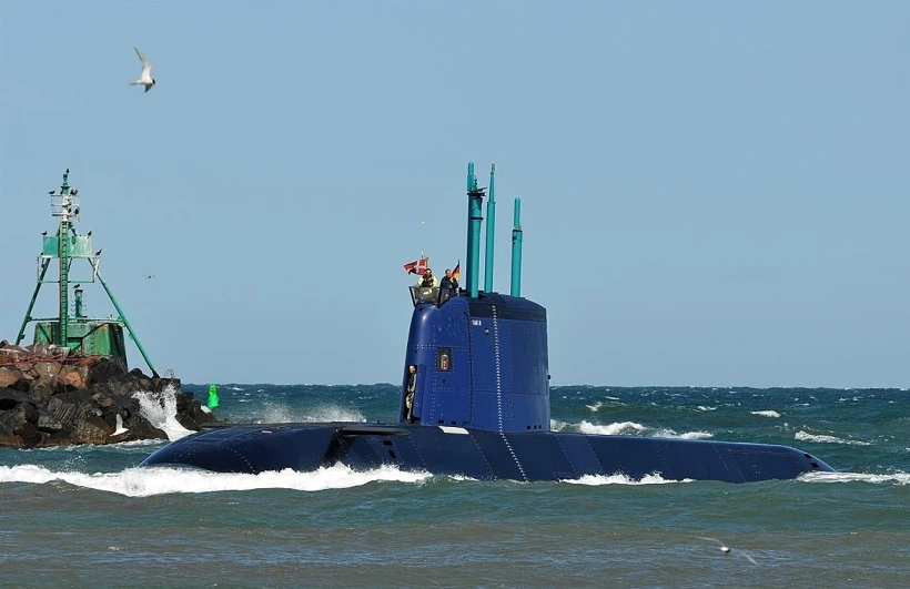 צוללת חיל הים אח''י תנין בדרך לישראל