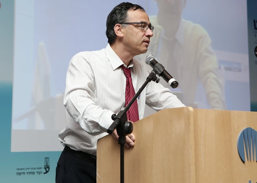 פרקליט המדינה שי ניצן נואם במהלך כנס אילת למשפט